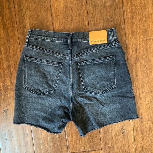 Aritzia Denim Forum The Yoko Mid Thigh Short Black - Picture 5 of 8